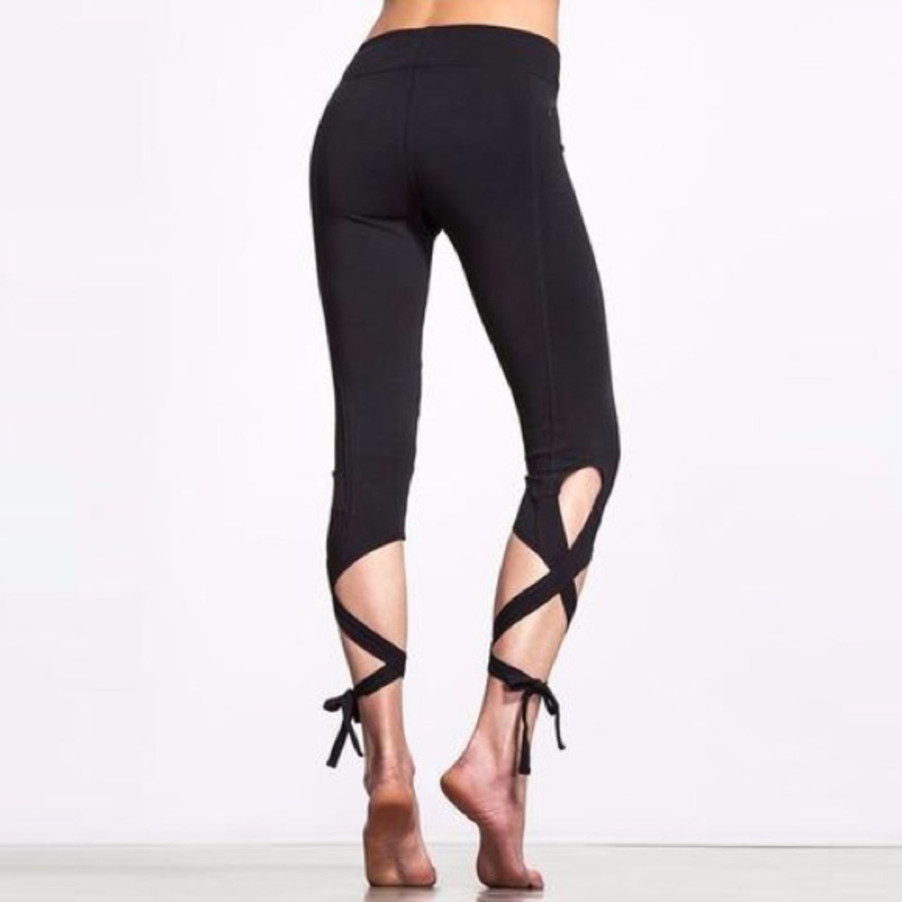 “Goddess” yoga pants